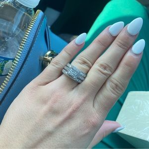 Wedding ring set with 2 bands.